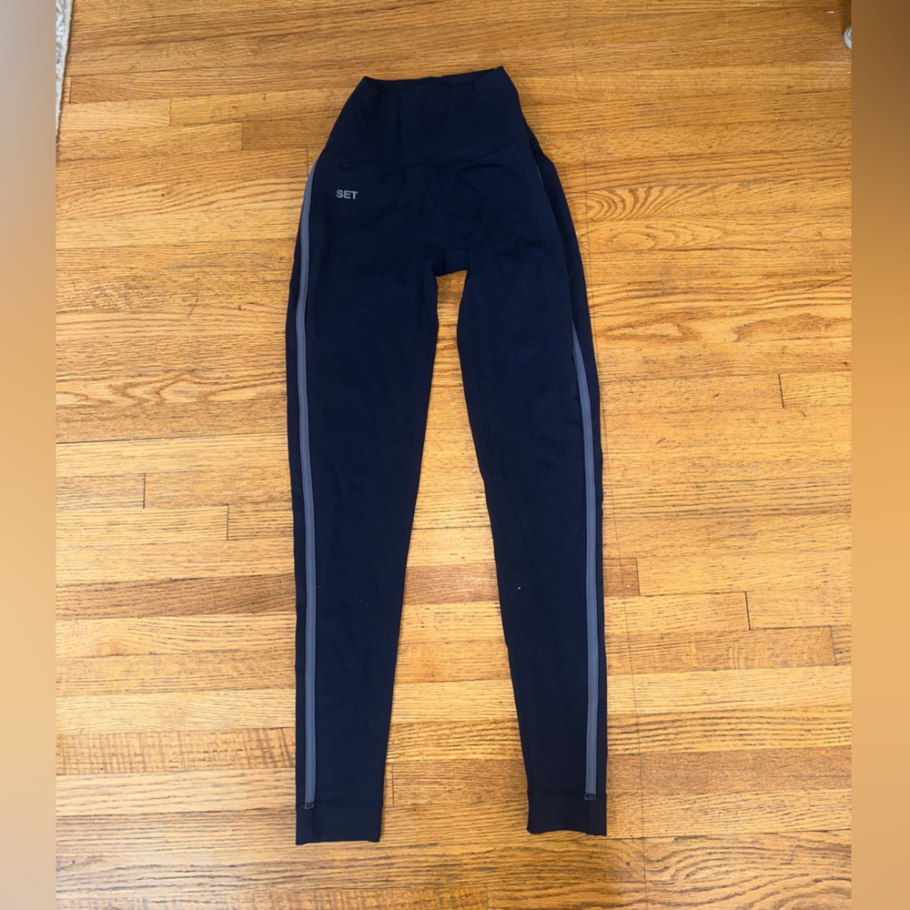 SET Active Navy Blue Leggings with Gray Side Panels